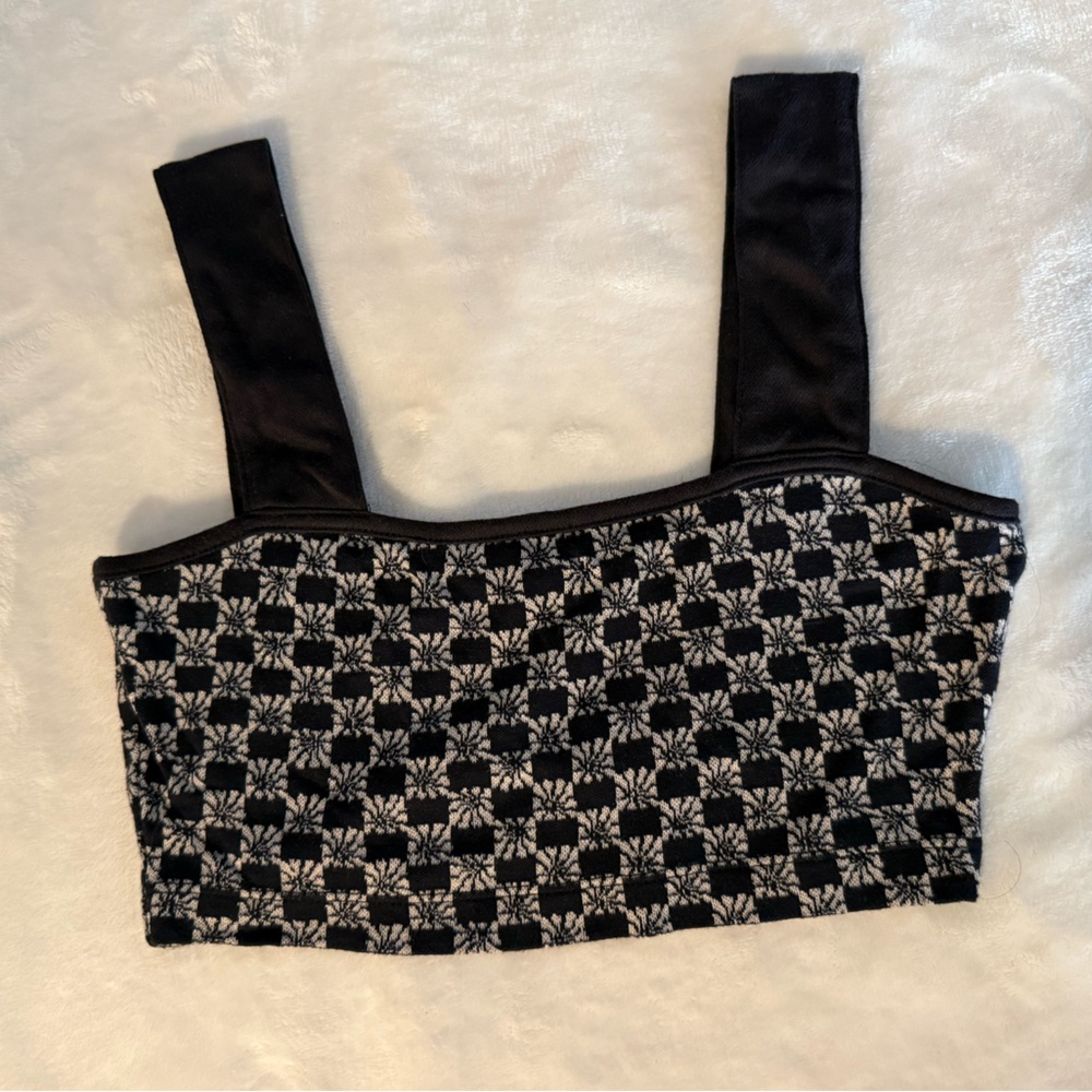 Billabong Black and White Patterned Crop top